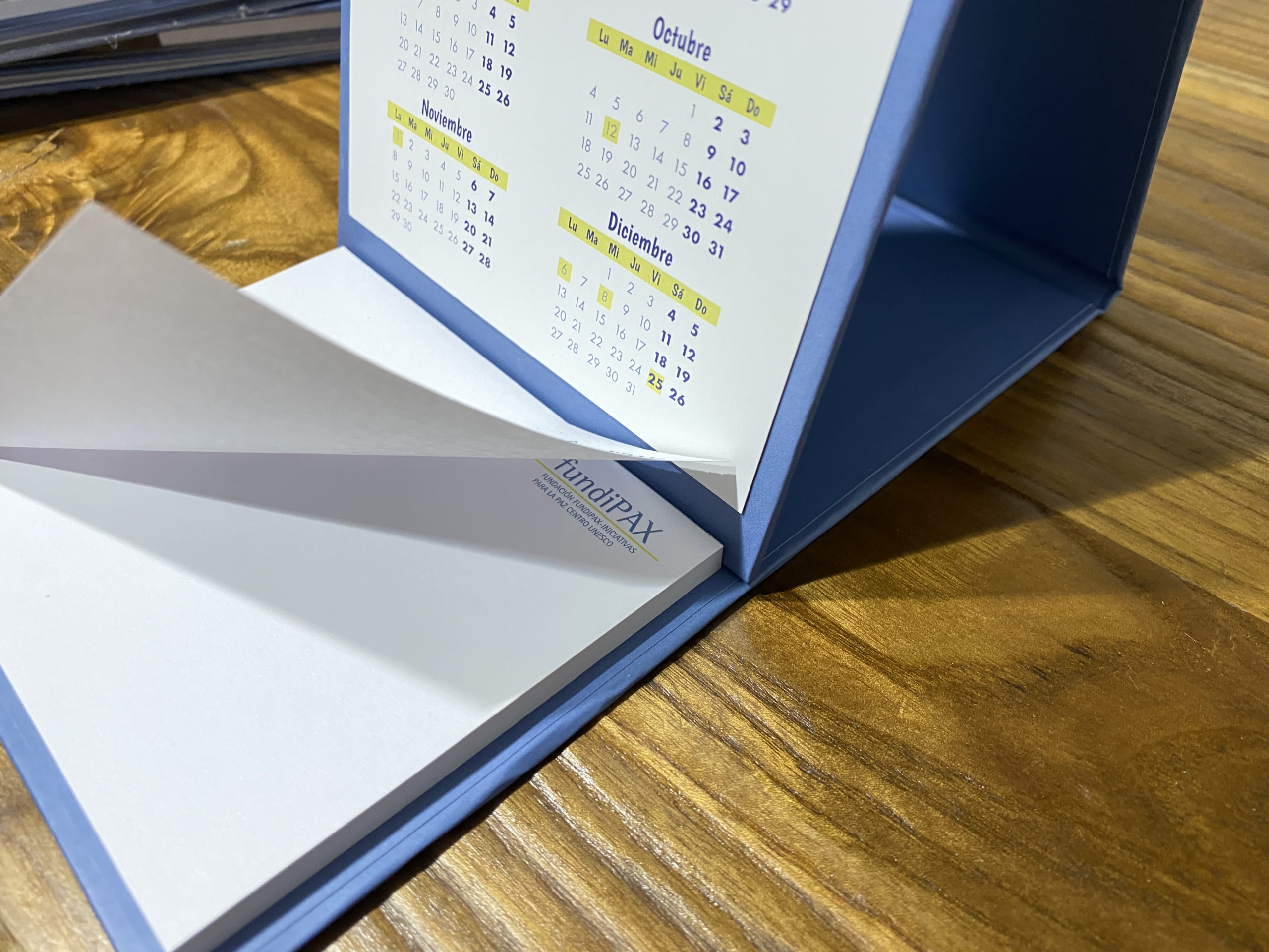 calendario personalizado de mesa con posit